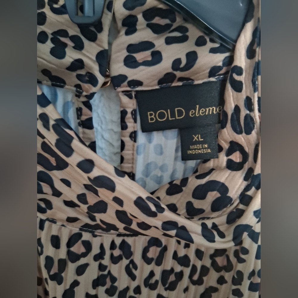 Bold Elements Wome's Leopard Print Sleeveless Top… - image 5
